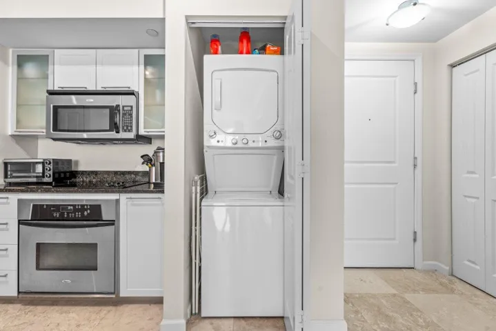 Kitchen/Laundry