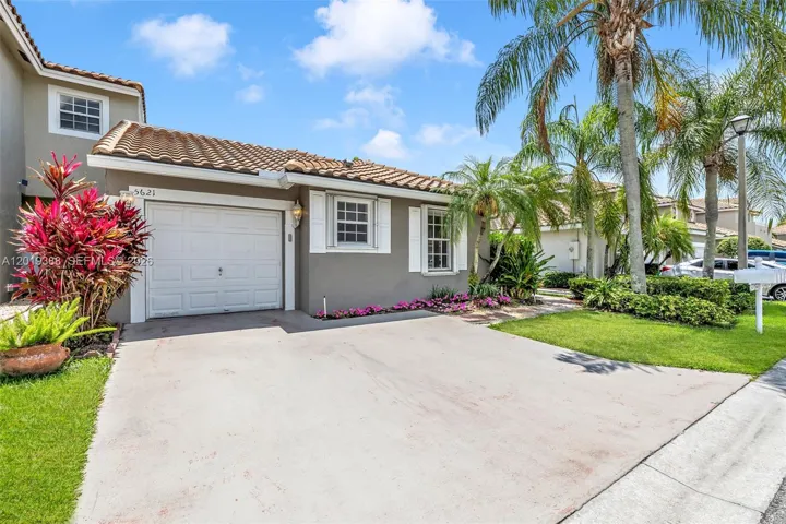 Front/Garage View
