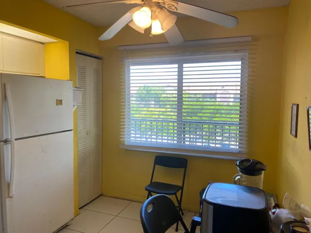 Kitchen with eat-in area