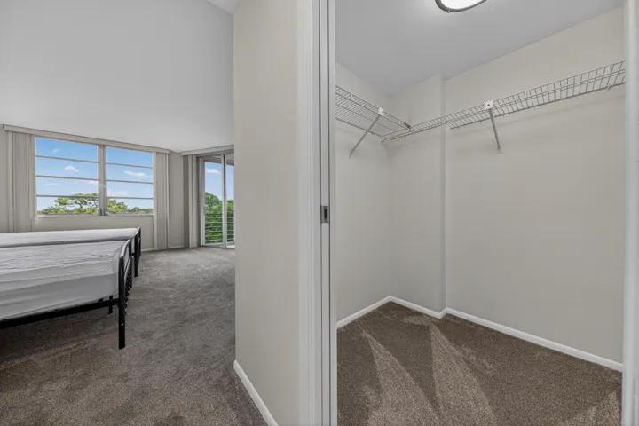 walk in closets main bedroom