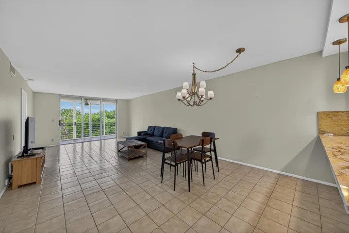 open living / dining