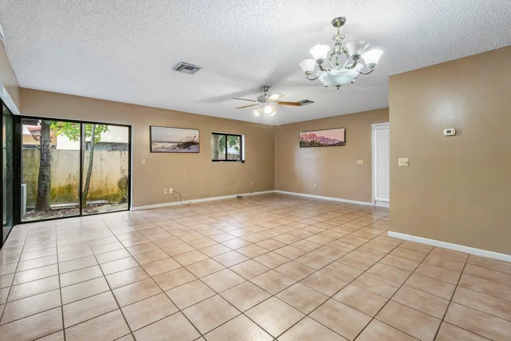 008-2780NorfolkPineCourt-LakeWorth-und-3