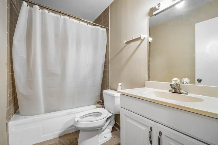 020-2780NorfolkPineCourt-LakeWorth-und-3