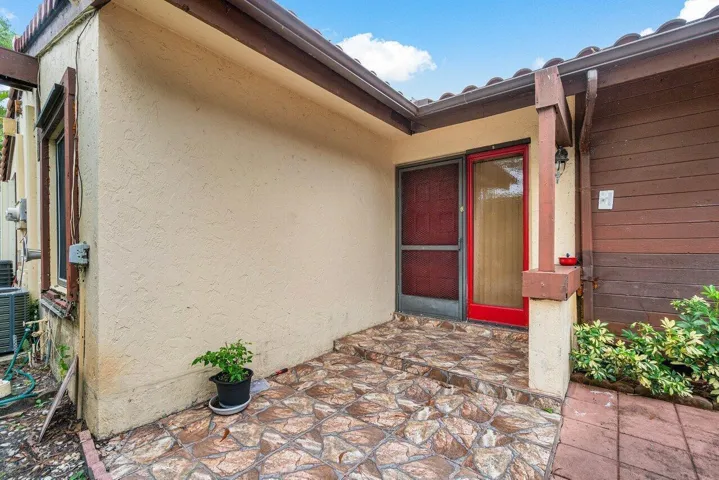 003-2780NorfolkPineCourt-LakeWorth-und-3