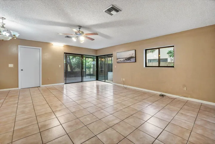 012-2780NorfolkPineCourt-LakeWorth-und-3