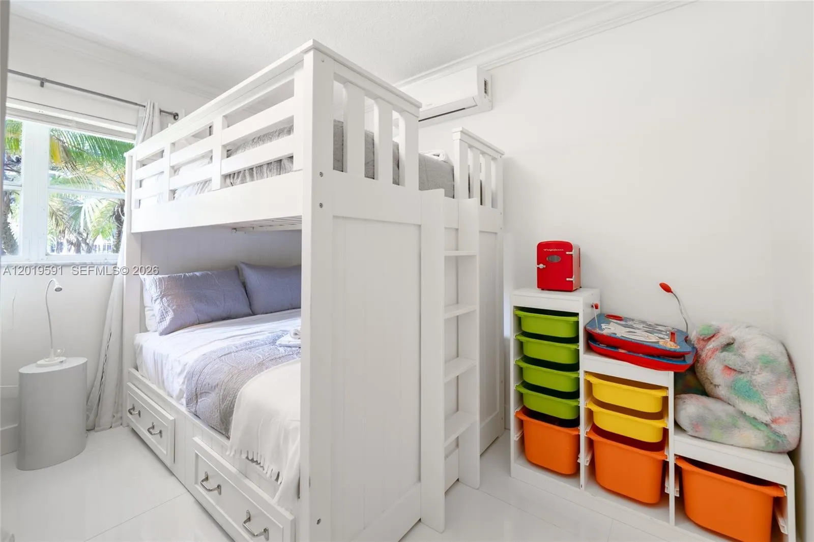 Fun bunk bedroom perfect for families and groups, featuring playful accommodations and comfortable sleeping space.