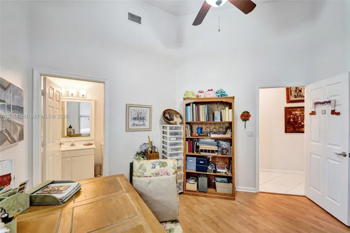 Hobby room - Bedroom #5