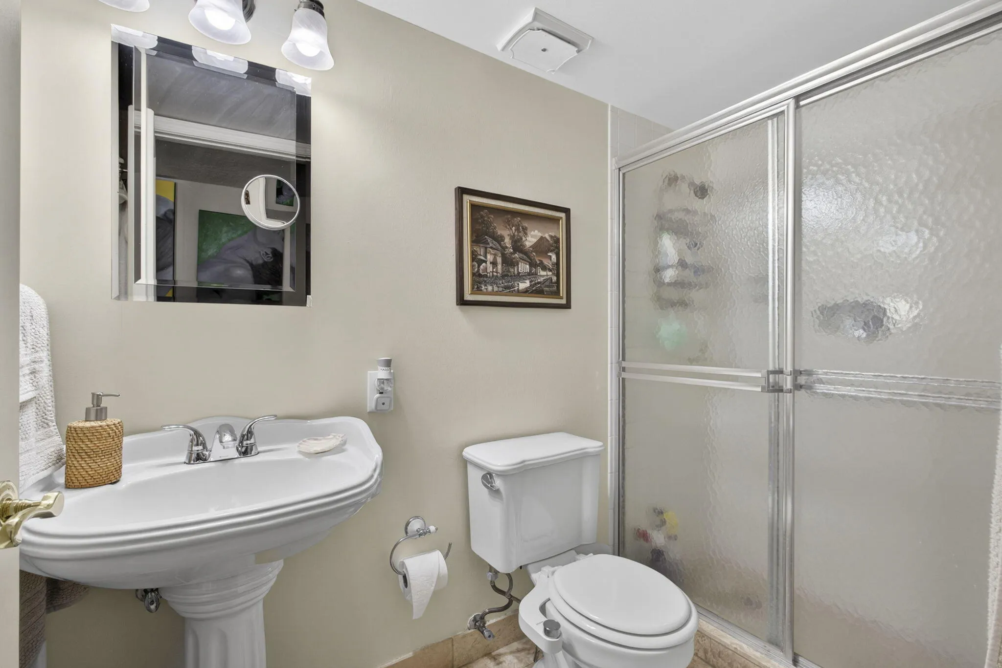 2nd Bathroom