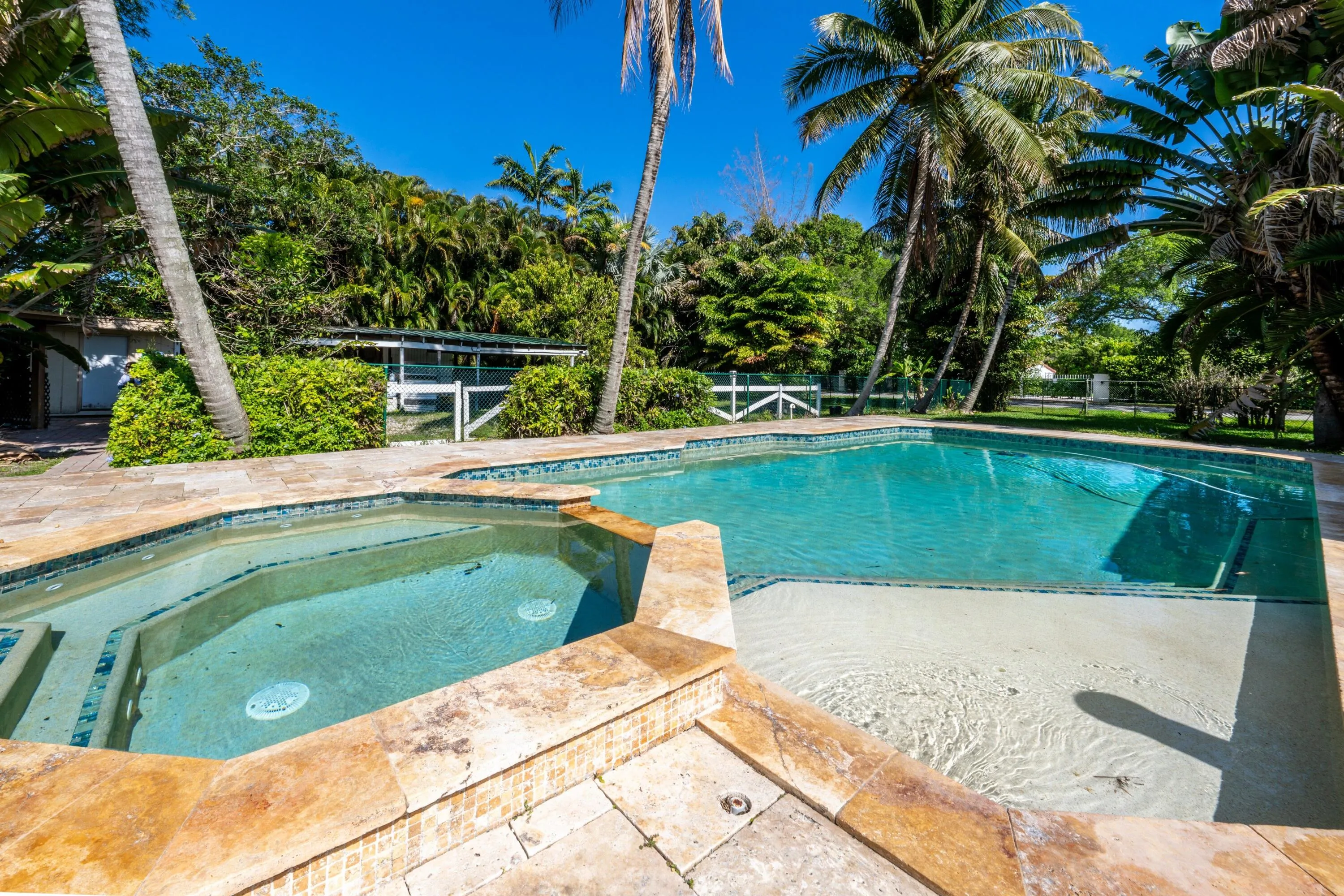 Oversized Pool/Spa