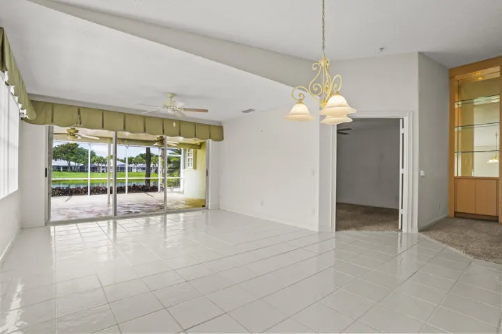 08 Dining room 01