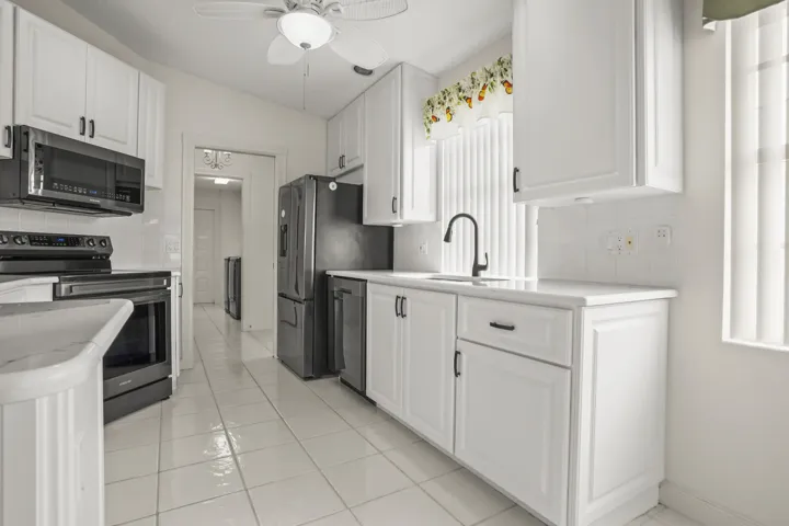 13 Kitchen 03