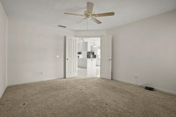 19 Bedroom 02