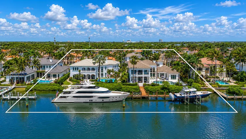 792 W: Westport yacht