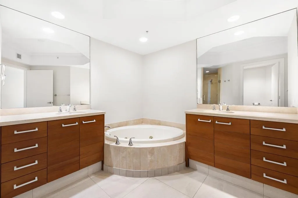 Garden Tub