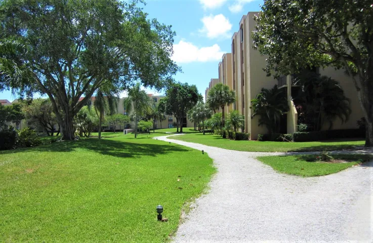 path around lake