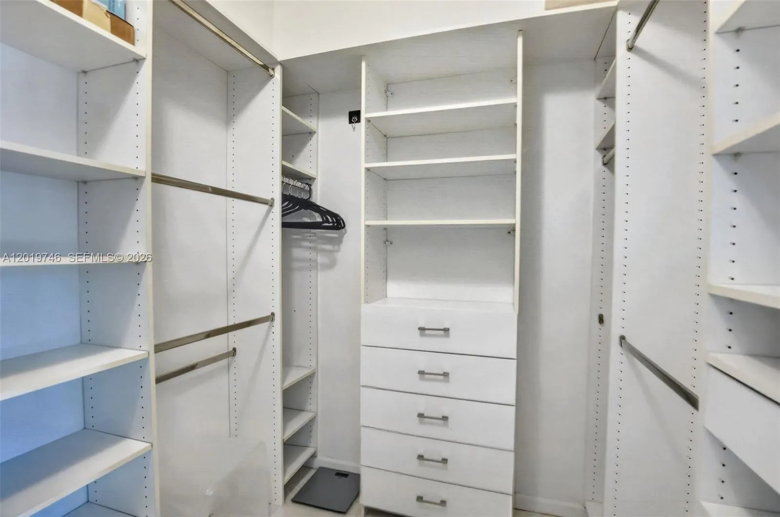 Photo 48