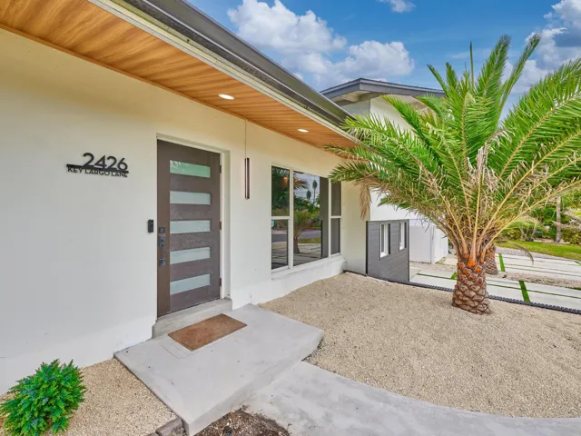 (4) Front Door