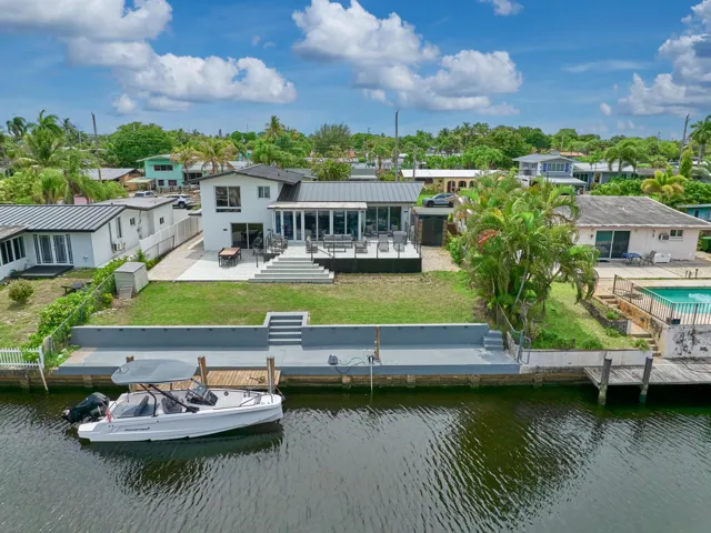 (39) Back Yard Boat Slip