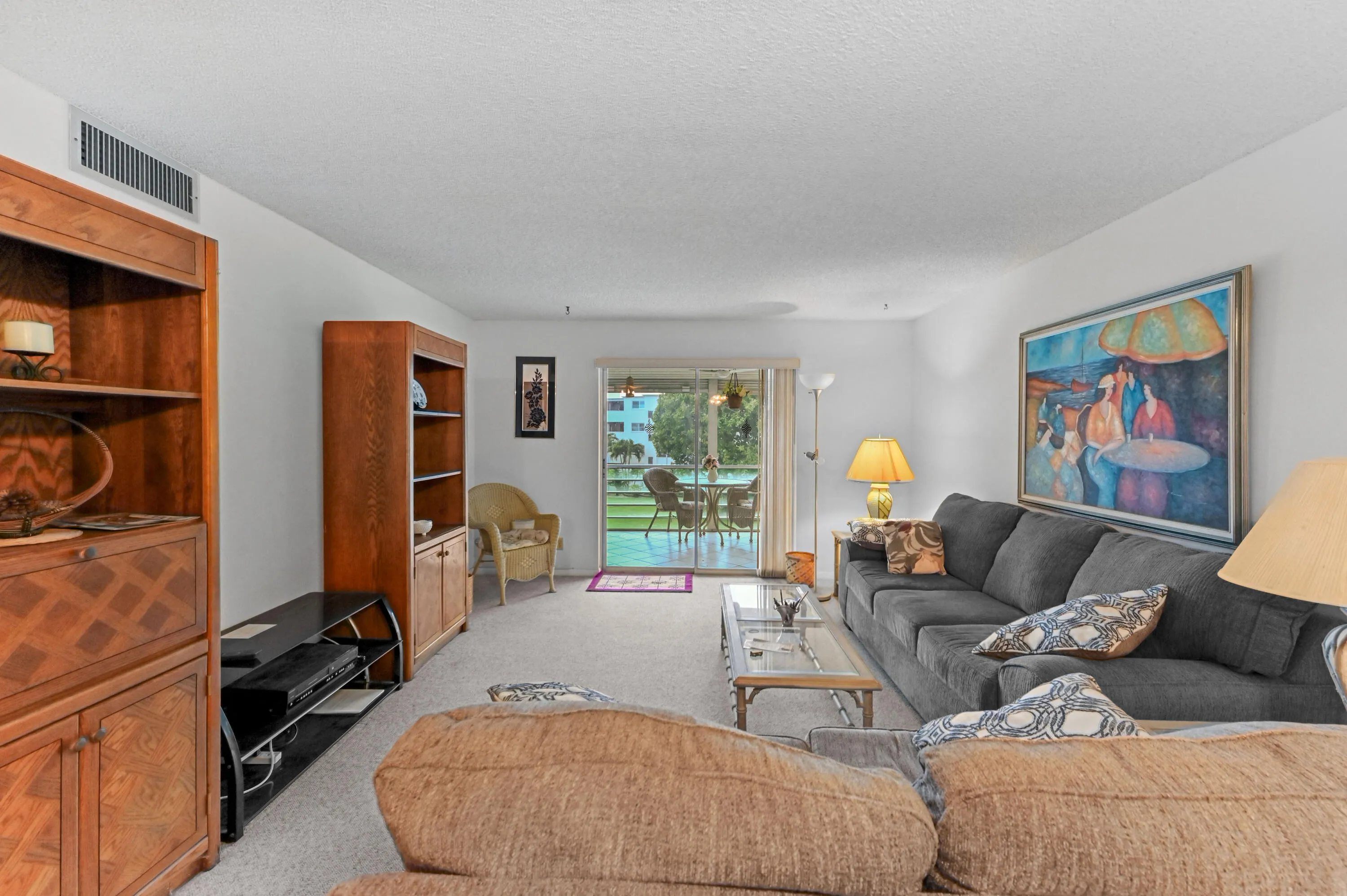 11 Living room 01