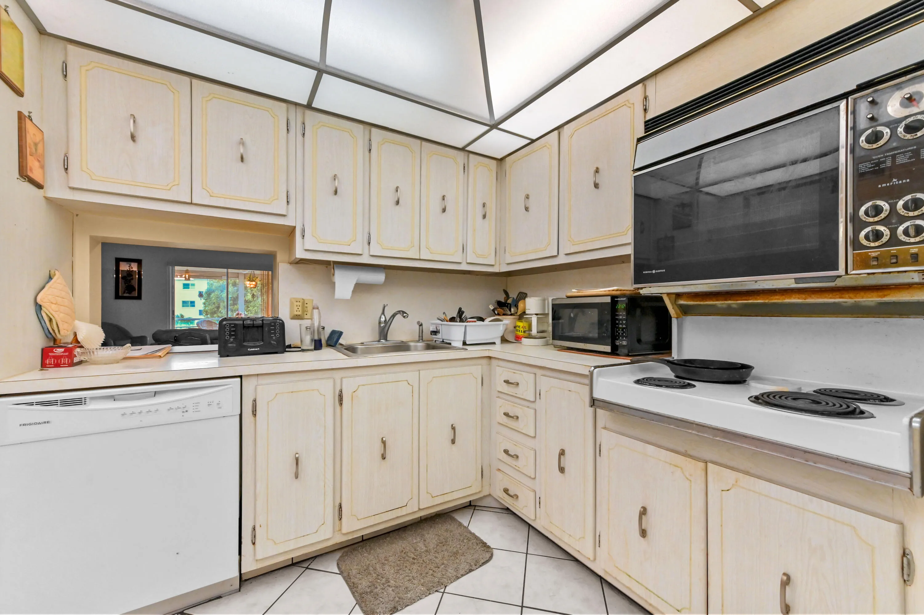 08 Kitchen 03