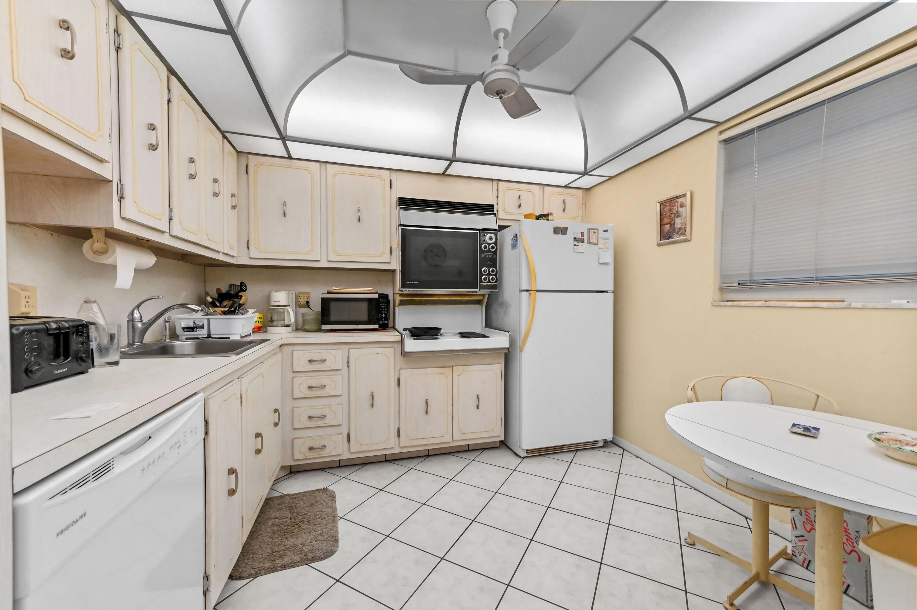 07 Kitchen 02