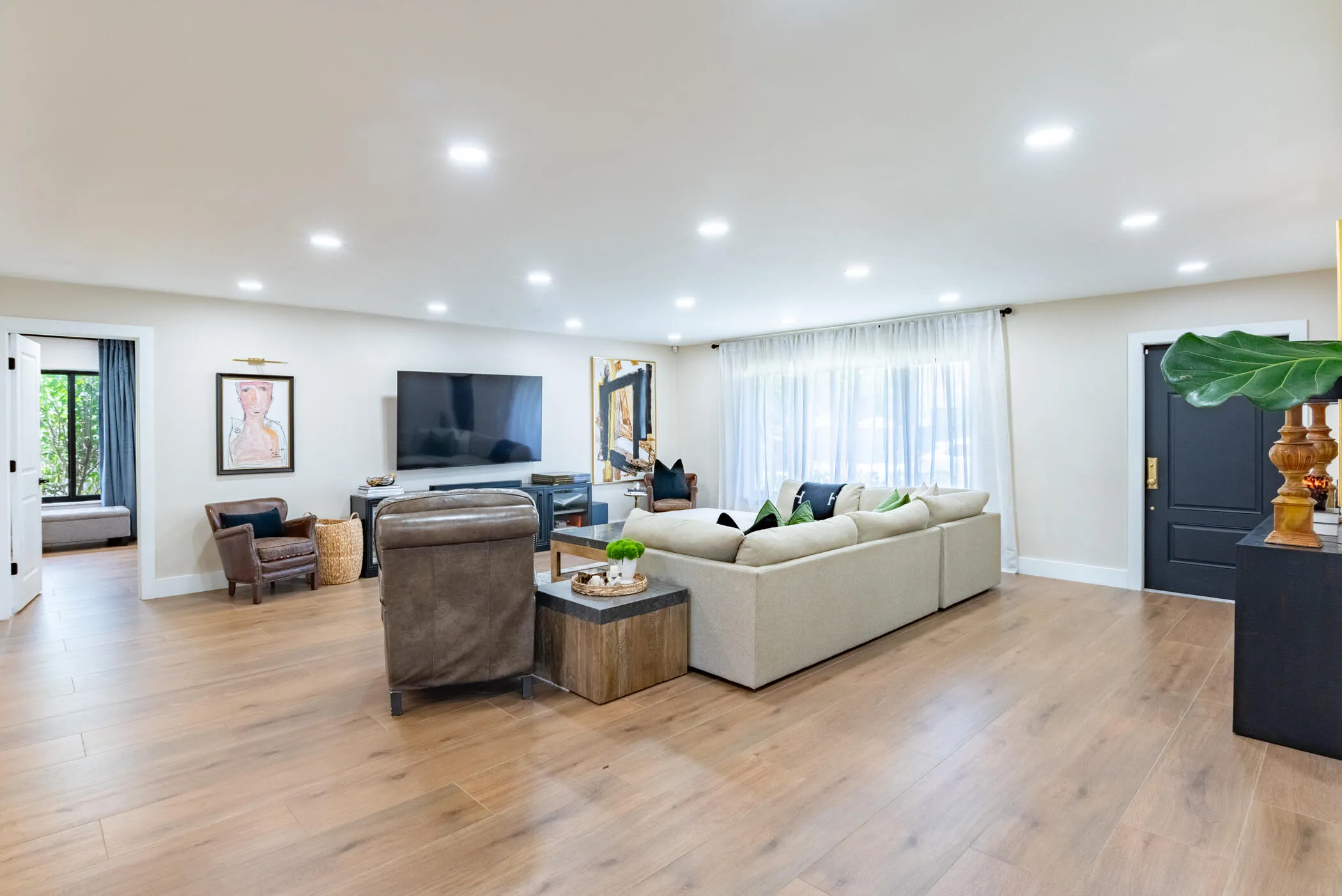 © Clark-335 Franklin Dr-001