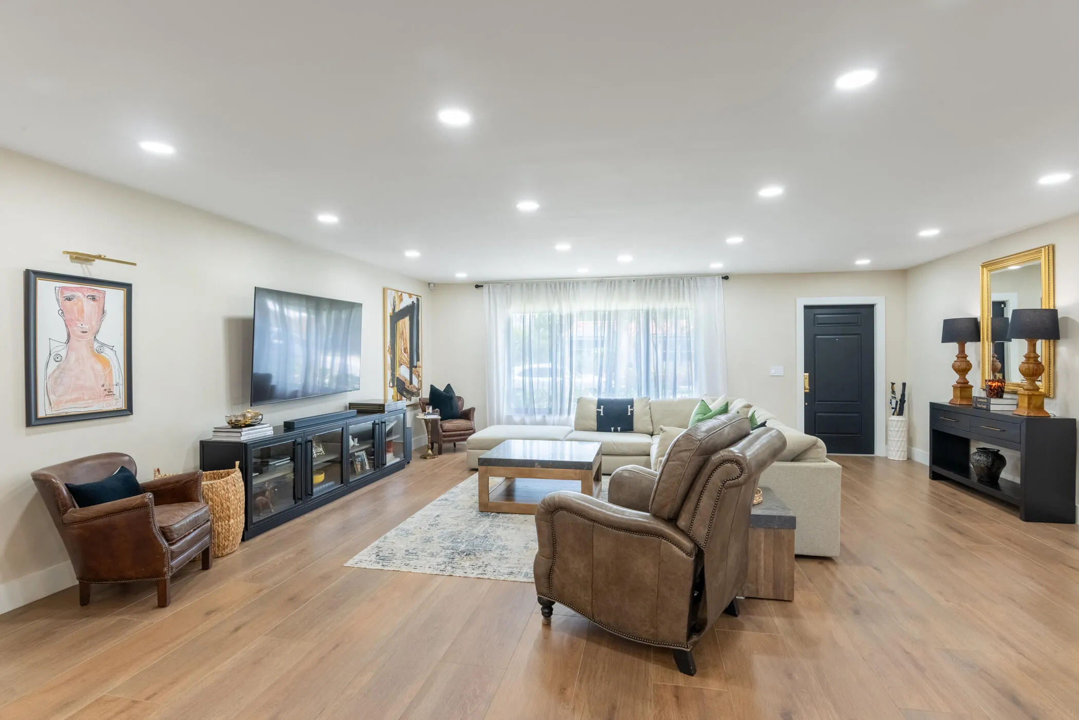 © Clark-335 Franklin Dr-005