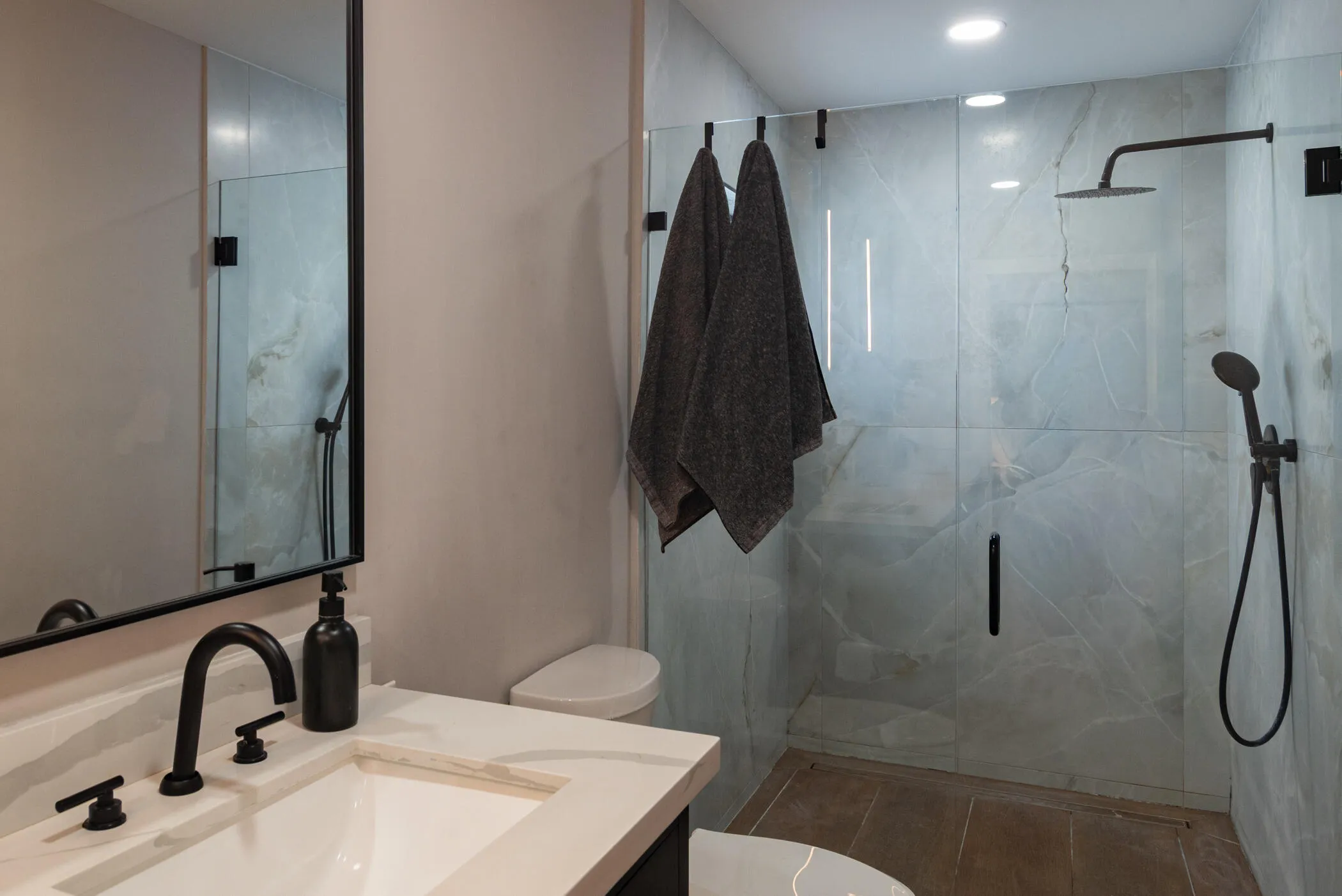 © Clark-335 Franklin Dr-028