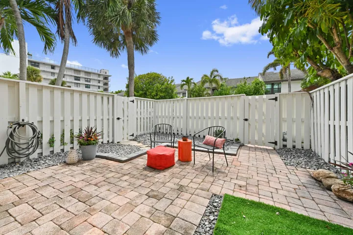 34 patio 01