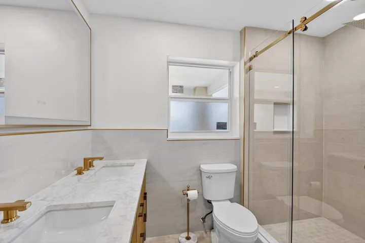29-web-or-mls-1221 Singer Dr (29)