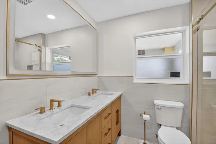 5-web-or-mls-1221 Singer Dr (5)