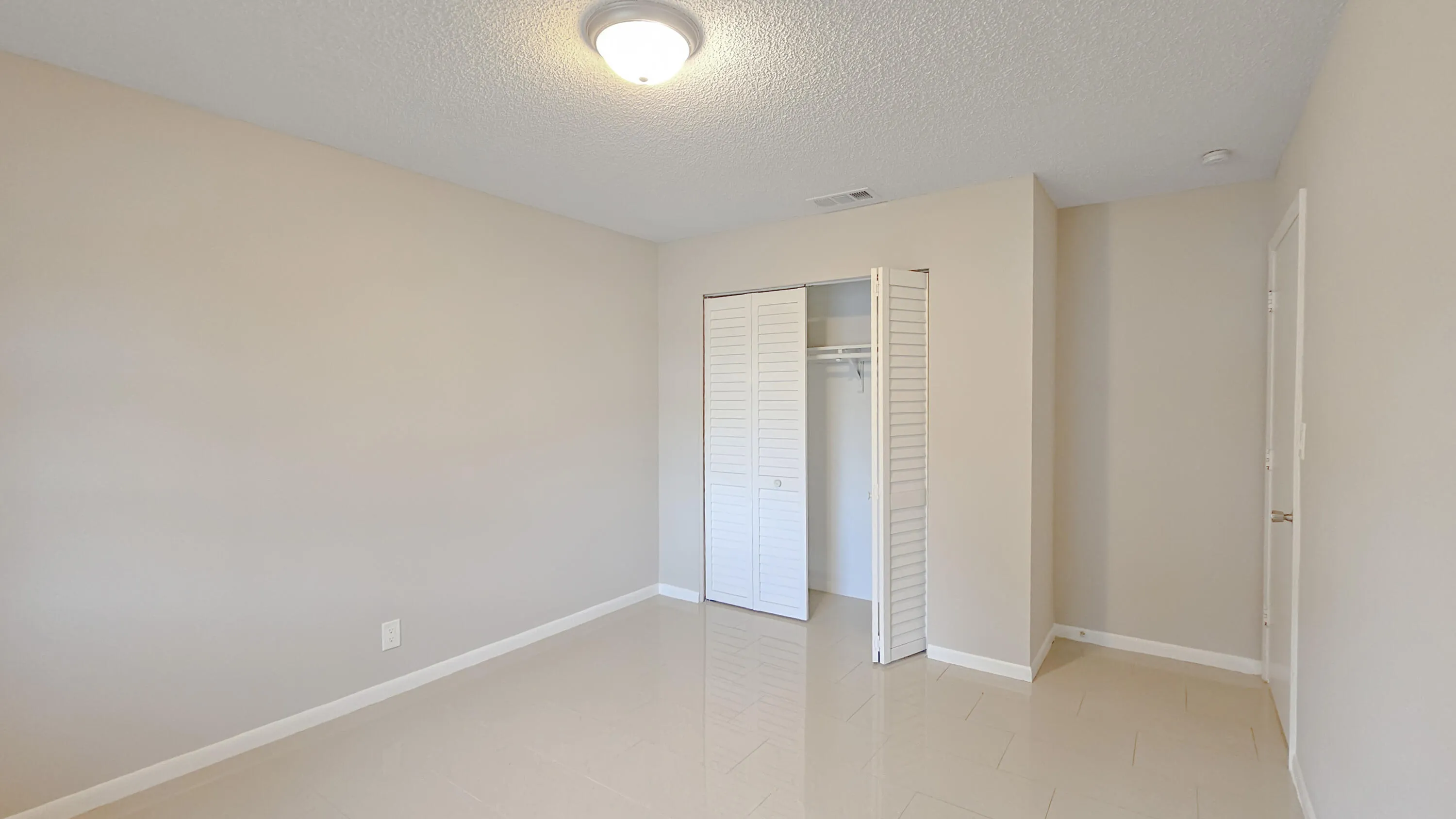 416 Lake Dr_Final Pics_009