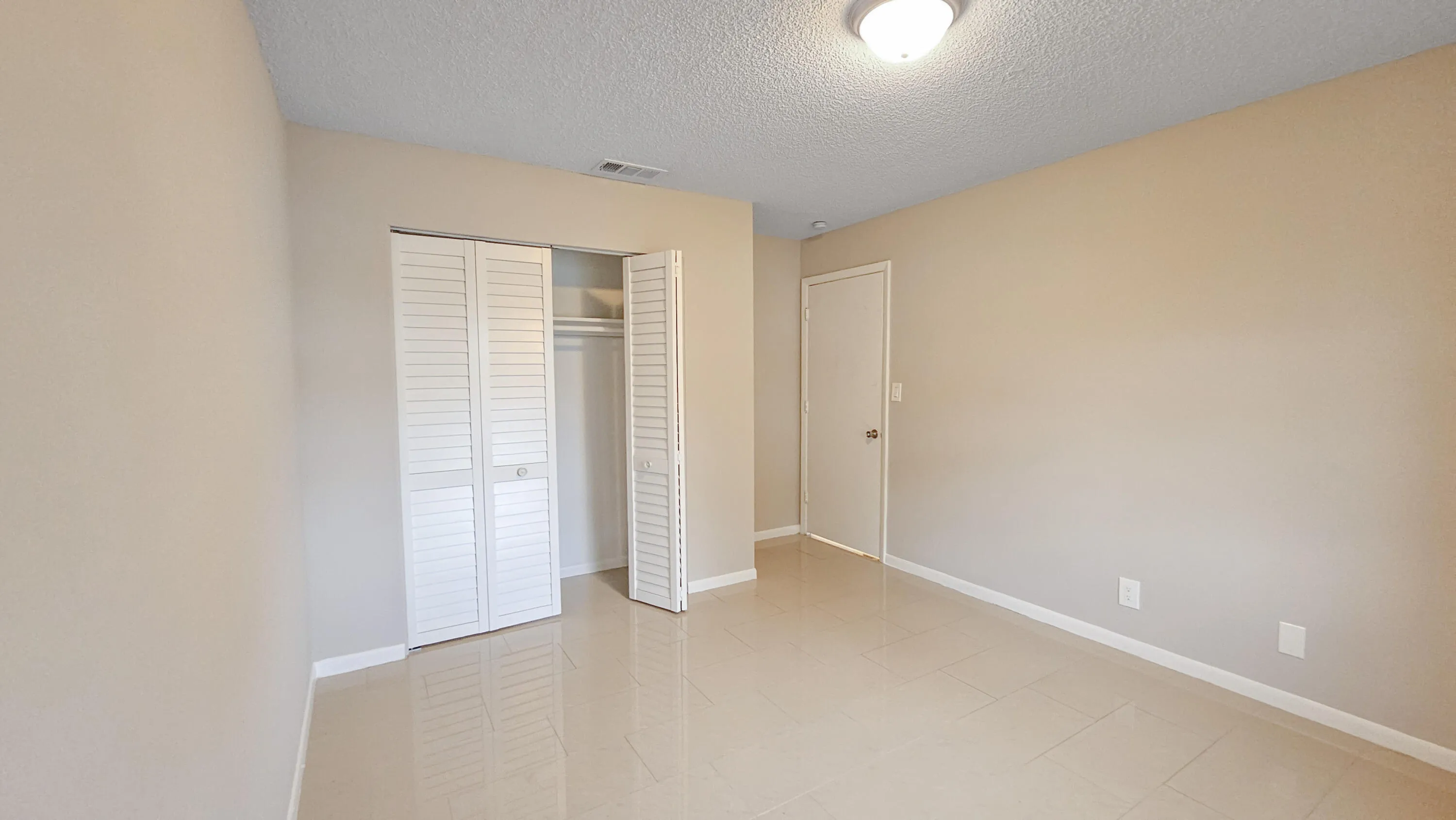 416 Lake Dr_Final Pics_007