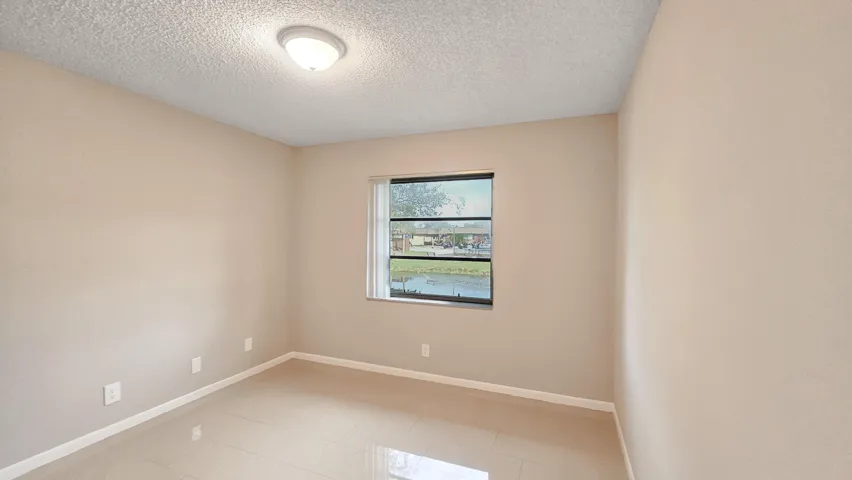 416 Lake Dr_Final Pics_008