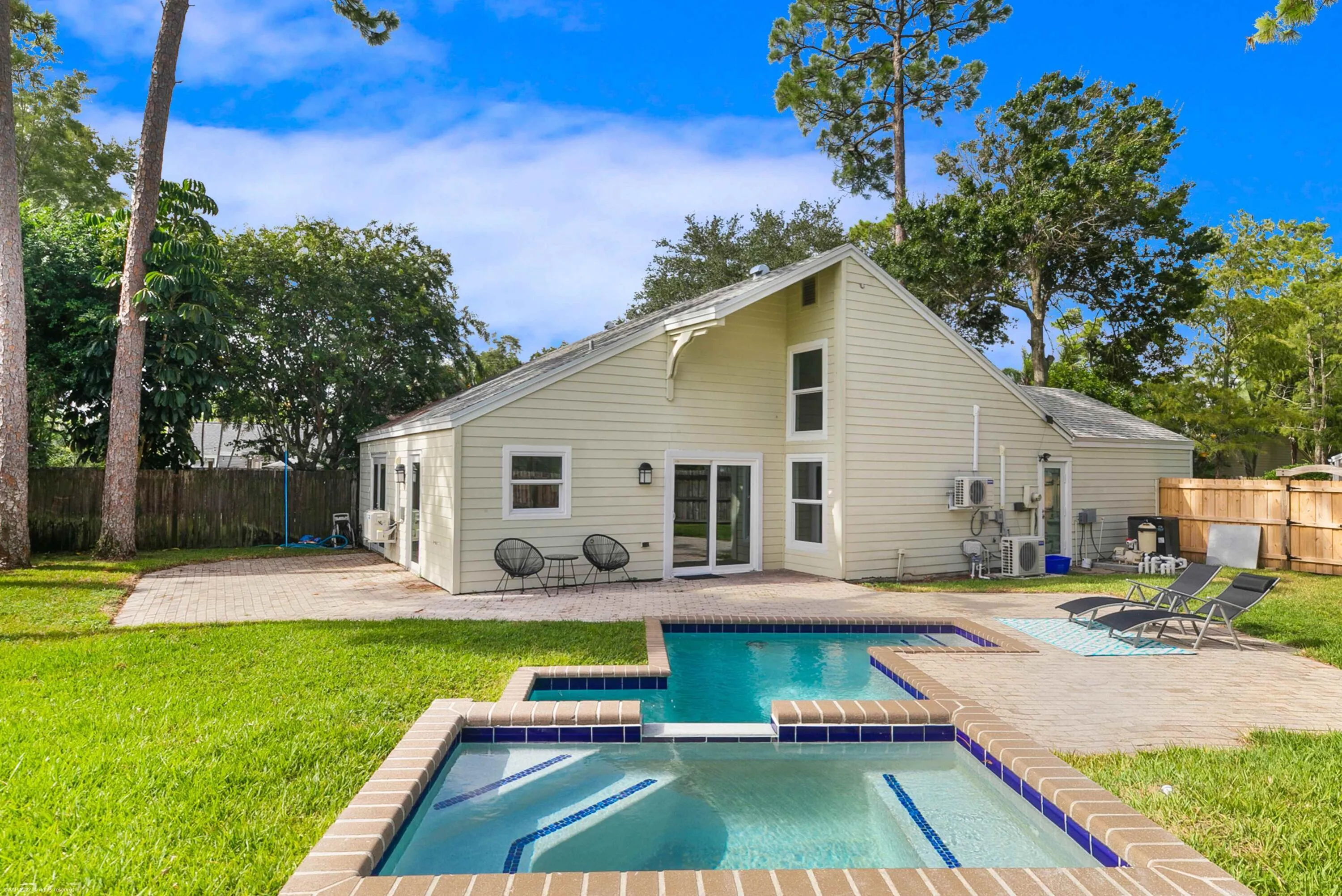 522 Goldenwood Way