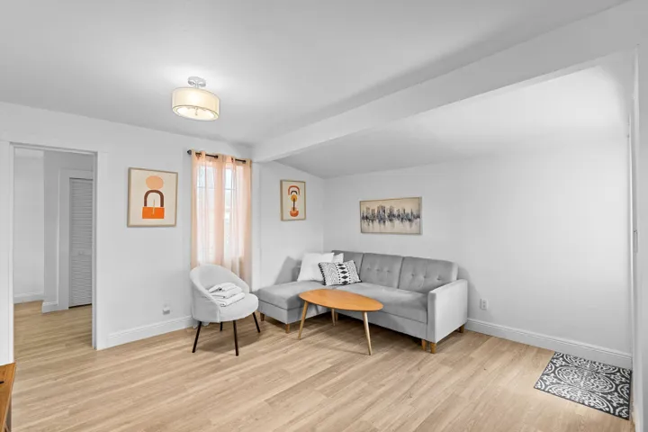 51-web-or-mls-A7406430