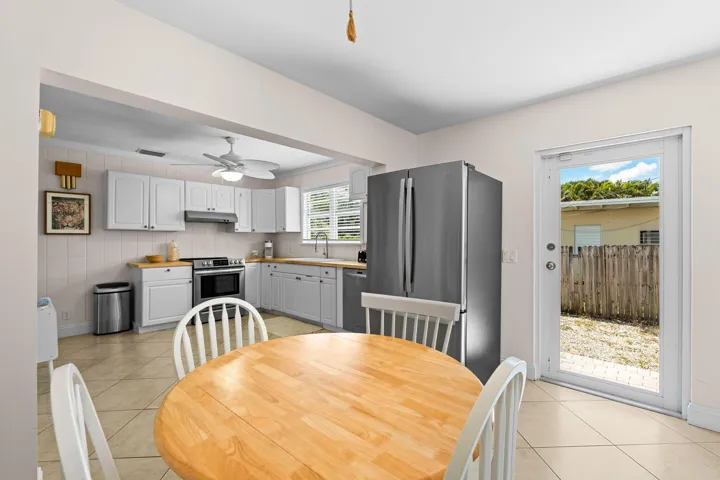 25-web-or-mls-A7406363