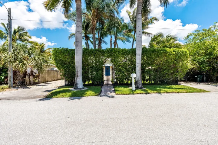 4-web-or-mls-A7406282