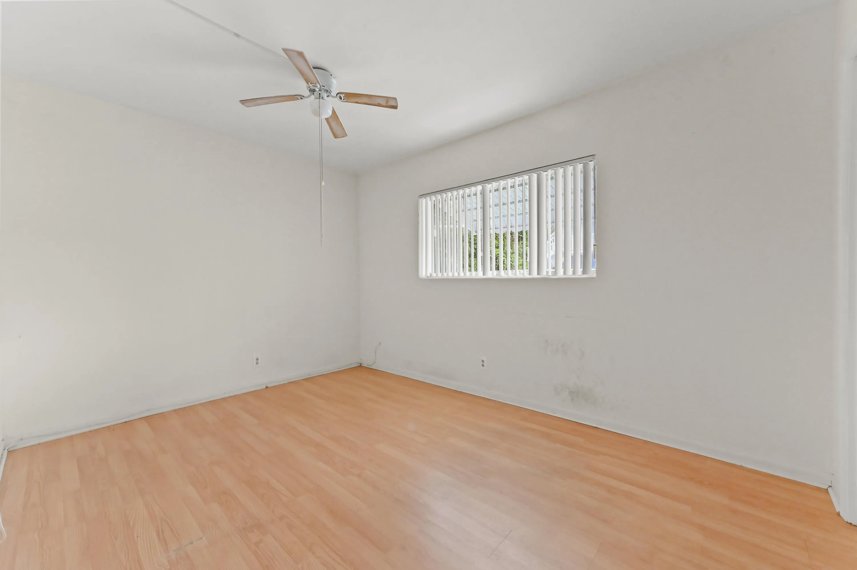 13 Bedroom 01