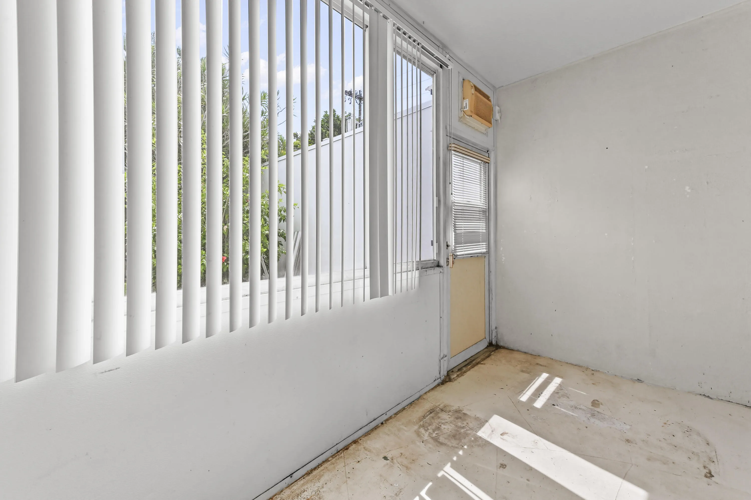 20 Patio 01