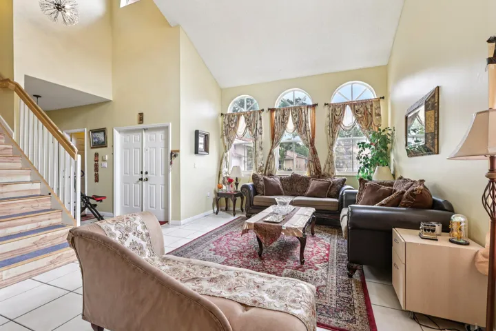 8-web-or-mls-E Royal Cove Cir-S0504-008