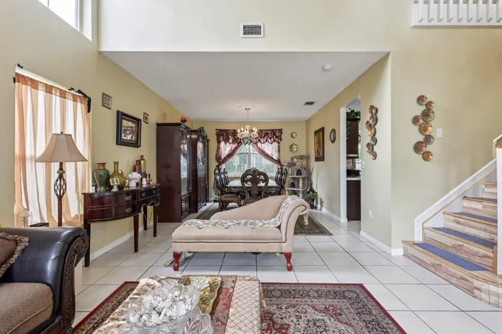 11-web-or-mls-E Royal Cove Cir-S0504-011
