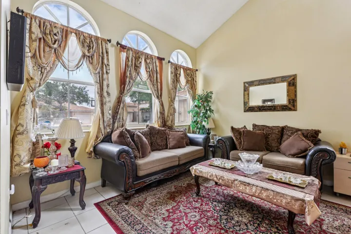 9-web-or-mls-E Royal Cove Cir-S0504-009