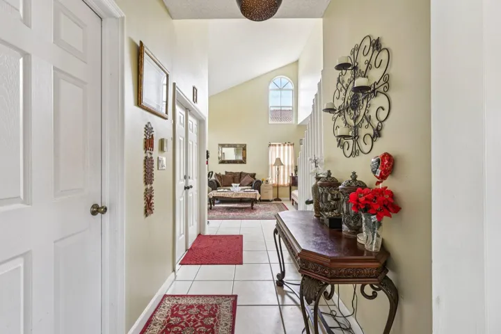 7-web-or-mls-E Royal Cove Cir-S0504-007