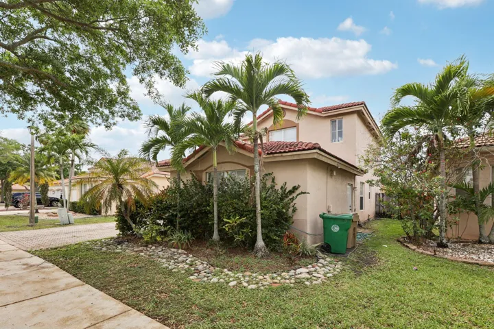 6-web-or-mls-E Royal Cove Cir-S0504-006