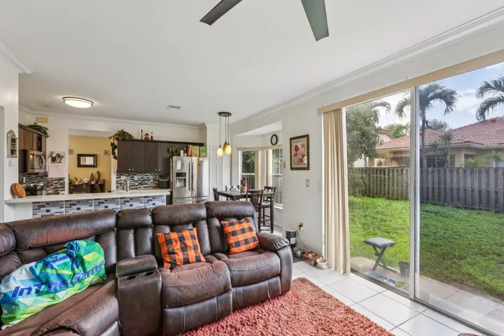 22-web-or-mls-E Royal Cove Cir-S0504-022