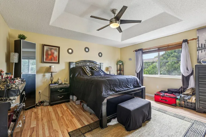 32-web-or-mls-E Royal Cove Cir-S0504-032
