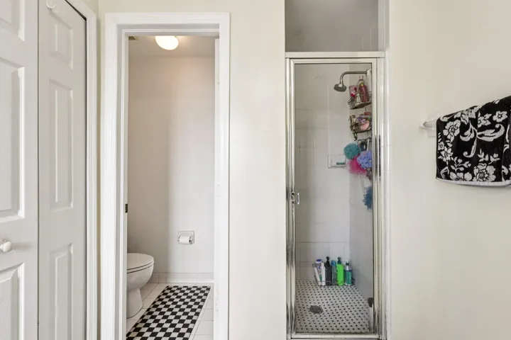 36-web-or-mls-E Royal Cove Cir-S0504-036