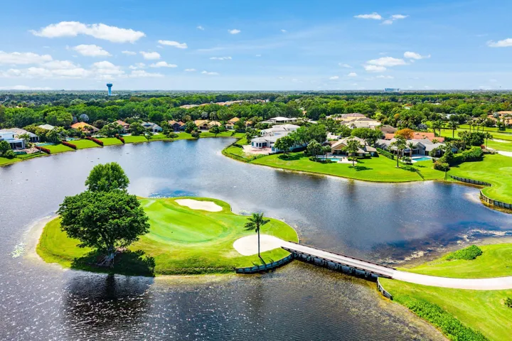 012-3566LoireLane-PalmBeachGardens-FL-33