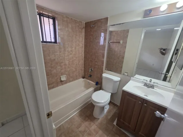 2nd bedroom onsuite shared by guests